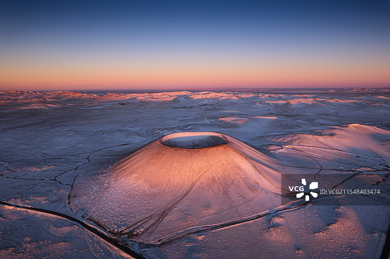 乌兰哈达火山地质公园中炼丹炉五号火山日出顺光图片素材