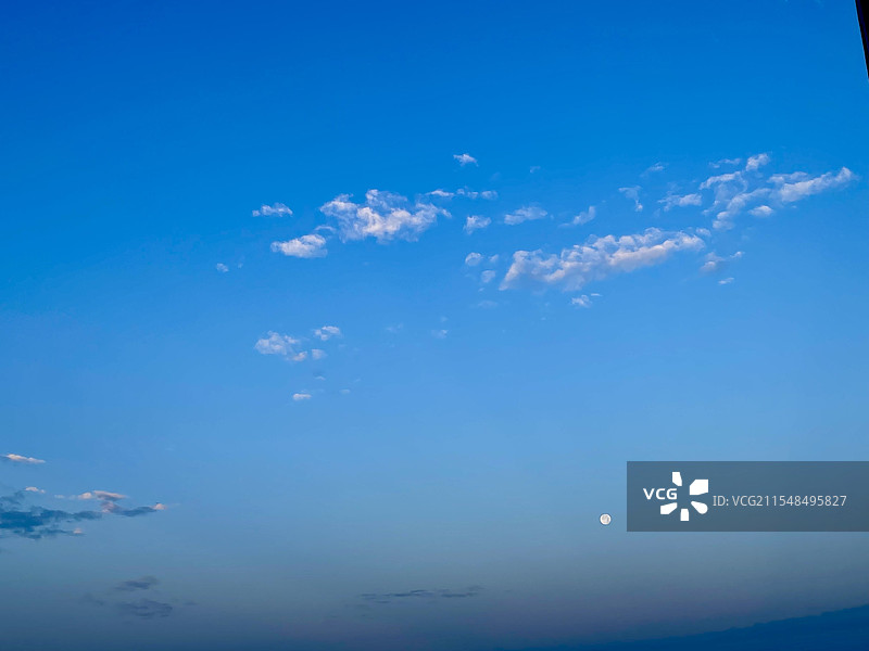 早晨的月亮图片素材