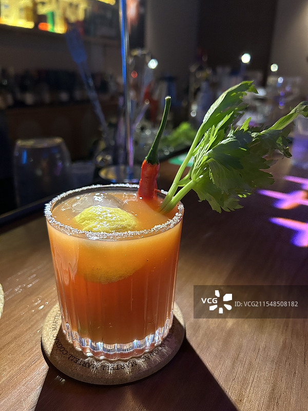 酒吧内血腥玛丽鸡尾酒图片素材