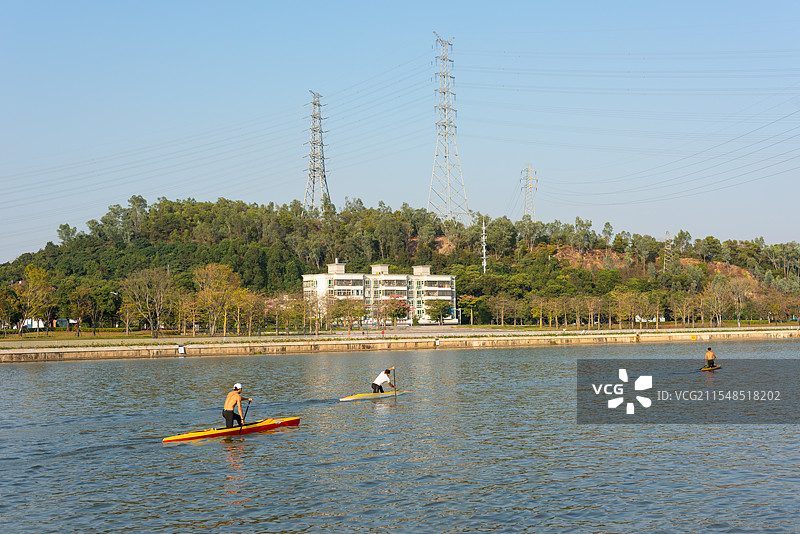 河里独木舟划船图片素材