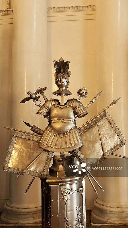 圣彼得堡冬宫的盔甲工艺品图片素材