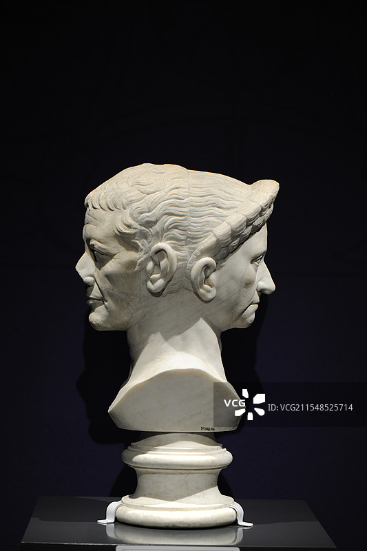 古罗马时期双头雕像图片素材