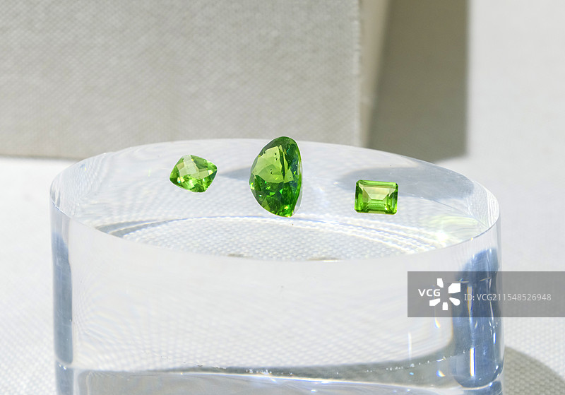 橄榄石 吉林省产 山东地质博物馆图片素材