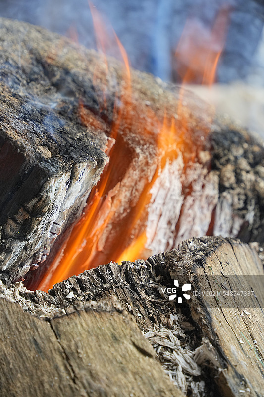 燃烧的木柴图片素材
