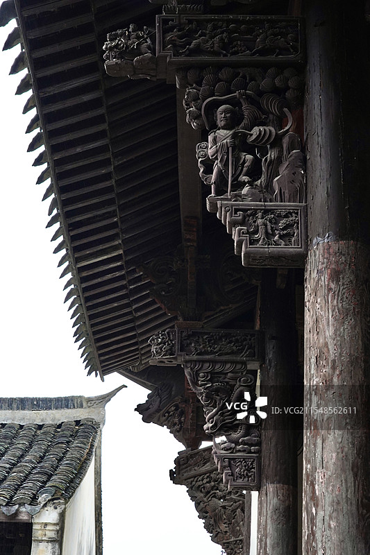 浙江诸暨市枫桥古镇紫薇侯庙古建筑牛腿图片素材