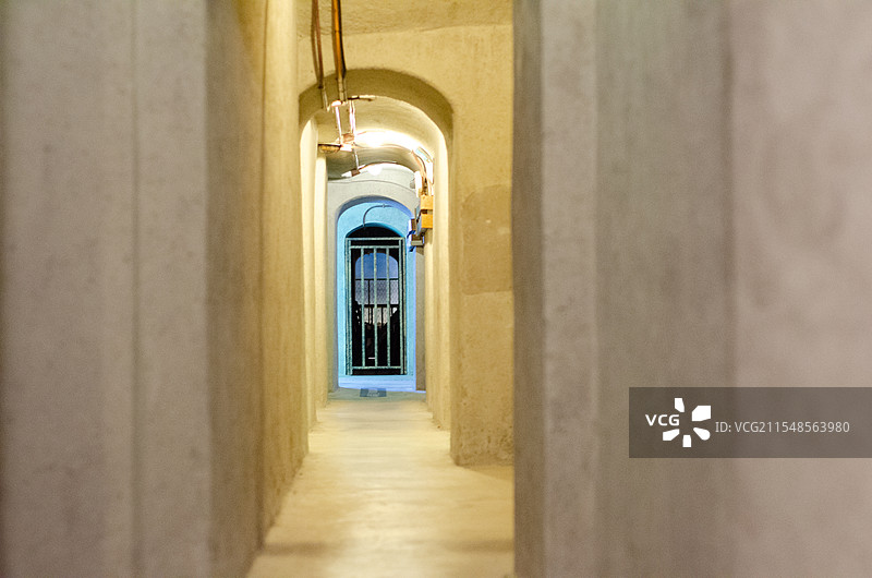 青岛山炮台遗址的地下巷道图片素材