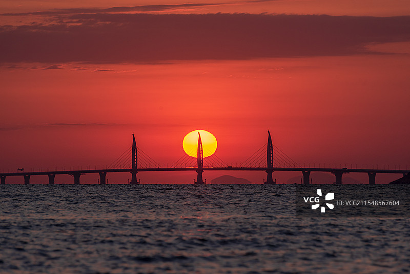 港珠澳大桥海豚塔日出图片素材