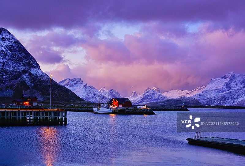暮色的峡湾图片素材