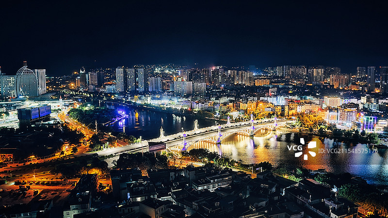 云南大理夜晚城市灯火通明的航拍图图片素材