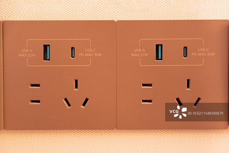 墙上的电源插座图片素材