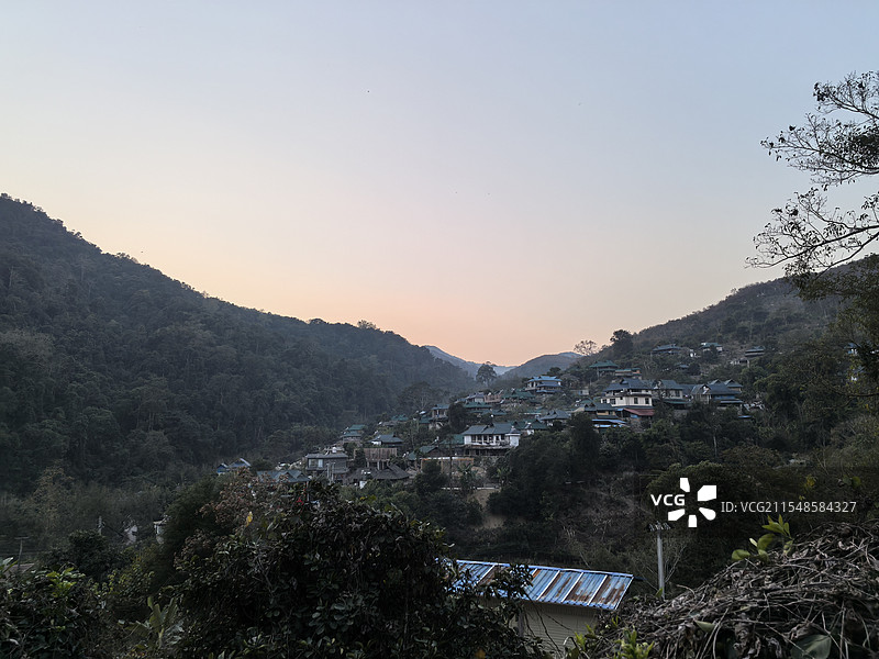西双版纳基诺山热带雨林徒步图片素材