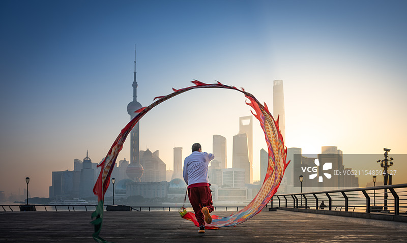 上海外滩的晨练图片素材