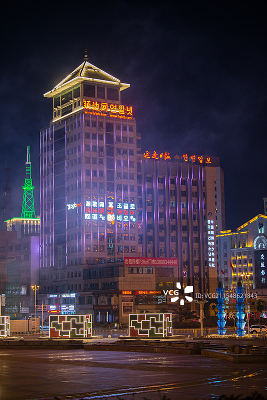 延吉夜景，延大网红墙，春节烟花，延吉站图片素材