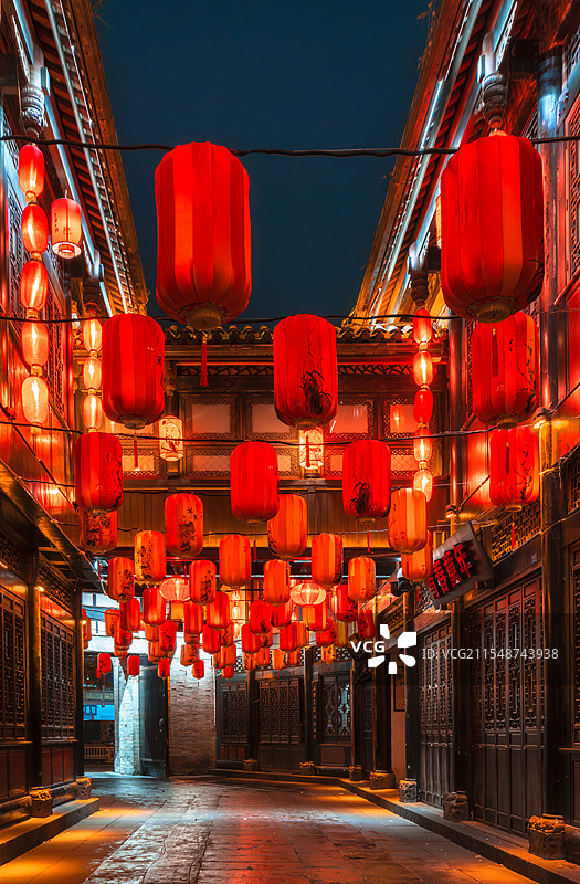 中国新年四川成都锦里古街夜景花灯红灯笼图片素材