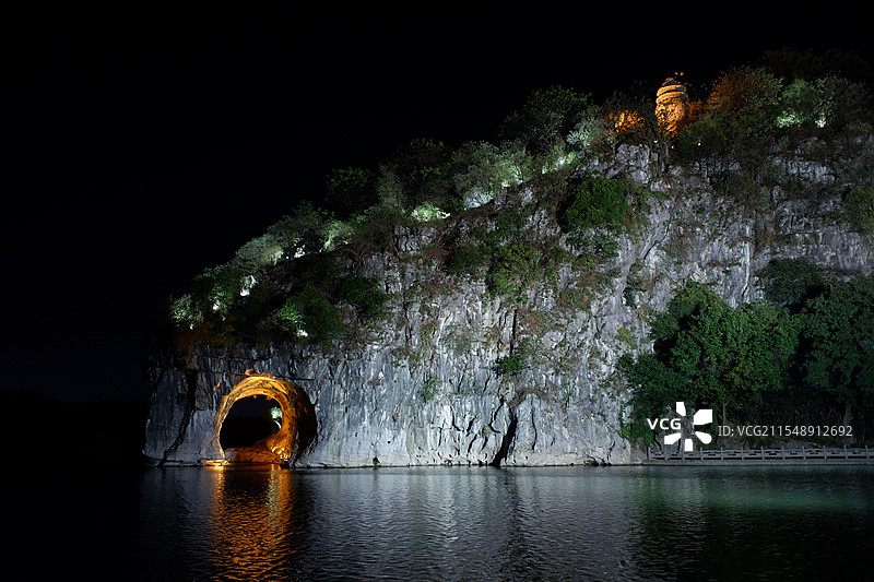象鼻山夜景图片素材