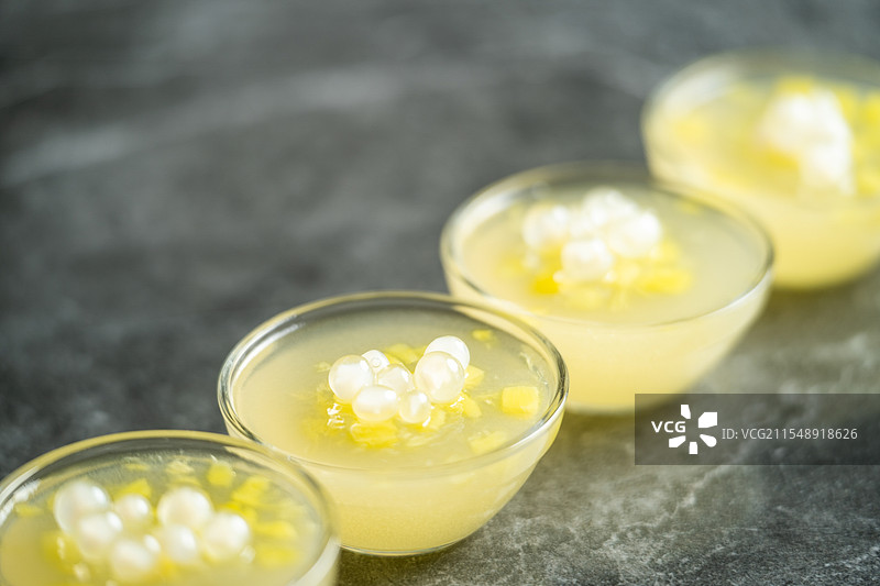 广东特色传统小吃凤梨钵仔糕图片素材