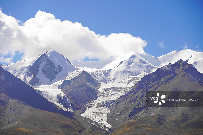 青海可可西里玉珠峰图片素材