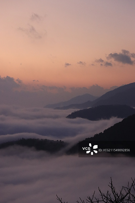哀劳山日出云海图片素材