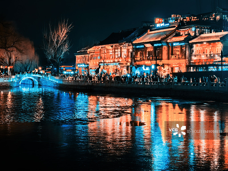 什刹海.节日里的银锭桥夜景图片素材