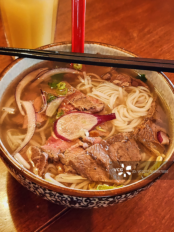 越南特色牛肉米粉图片素材
