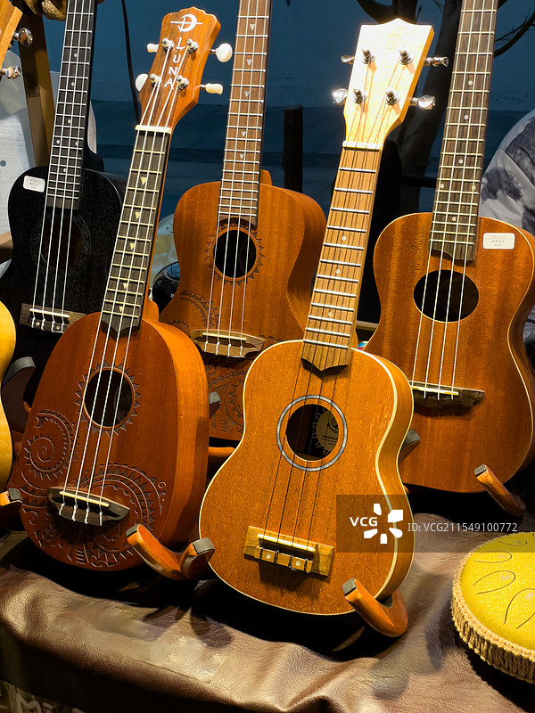 尤克里里摊位 | 上海青浦蟠龙天地庙会传统市集（上海蟠龙古镇）图片素材