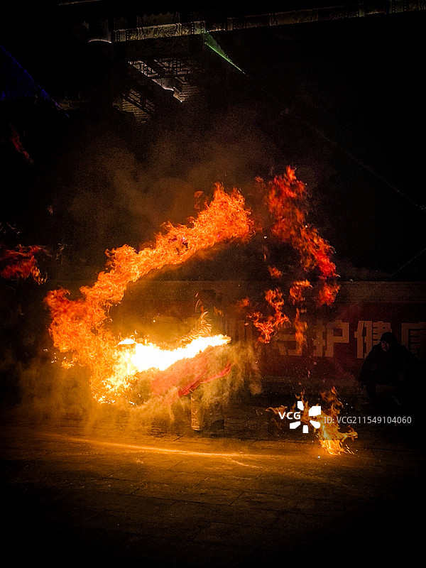 威海民俗屯元宵火龙表演图片素材