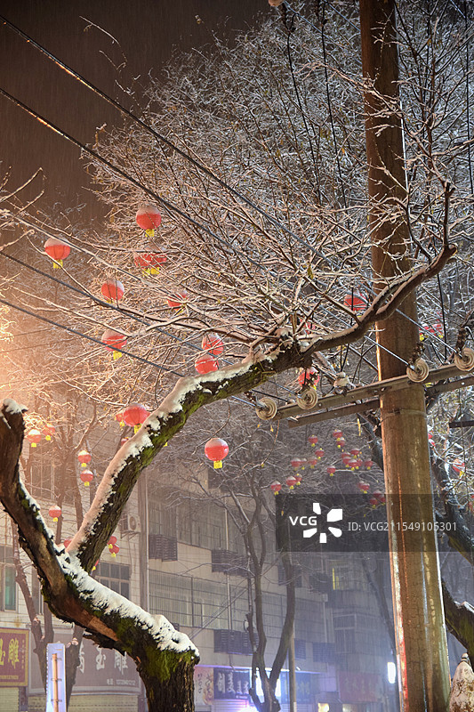 西北雪夜图片素材