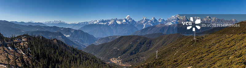 冬季的西藏芒康县他念他翁山，主峰大米勇景观图片素材