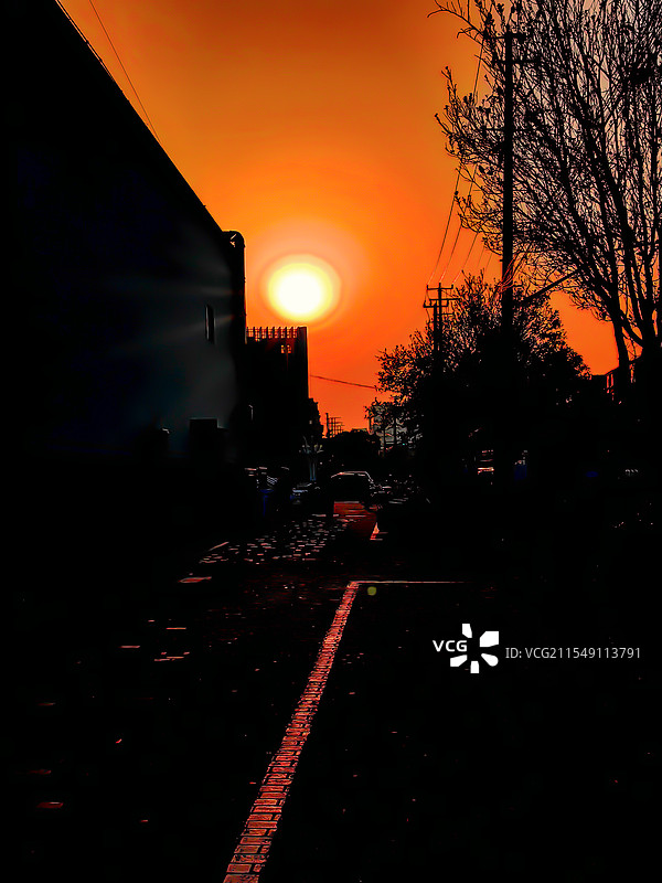 夕阳下图片素材