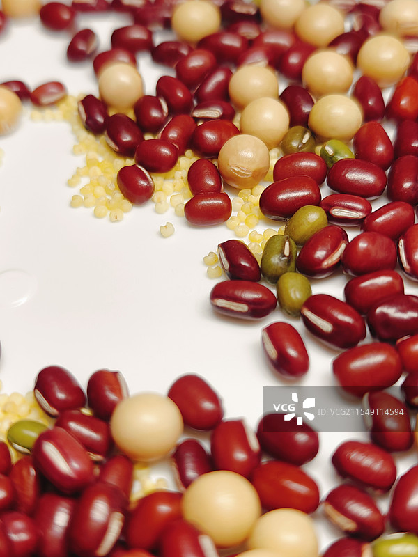 健康五谷杂粮-红豆绿豆黄豆小米图片素材