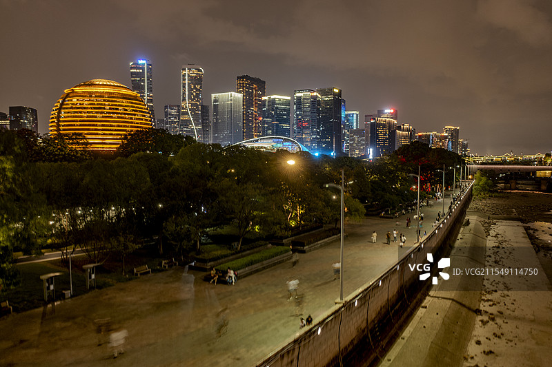 杭州钱塘江步行大道航拍 钱江新城城市夜景图片素材