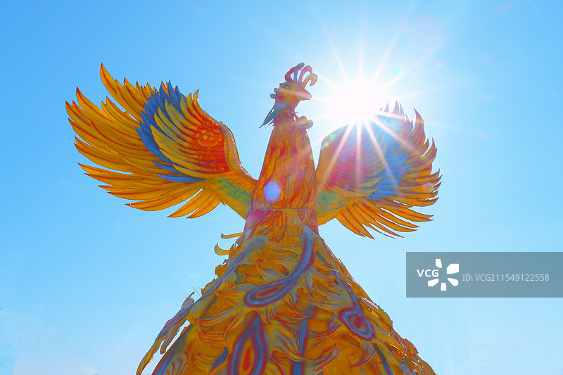 石家庄凤山艺术村。2025蛇年春节新年元宵节花灯展特写。五彩凤凰花灯图片素材