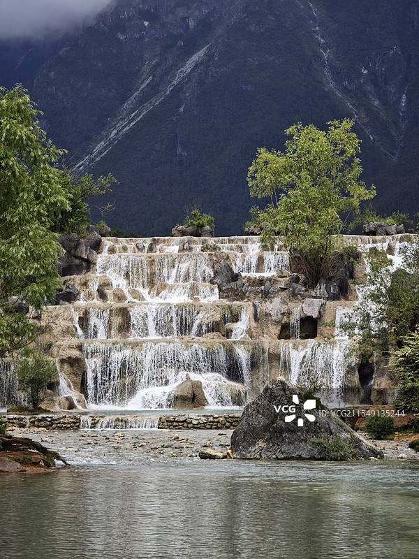 蓝月谷瀑布图片素材