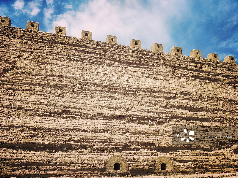 嘉峪关古老的土城墙图片素材