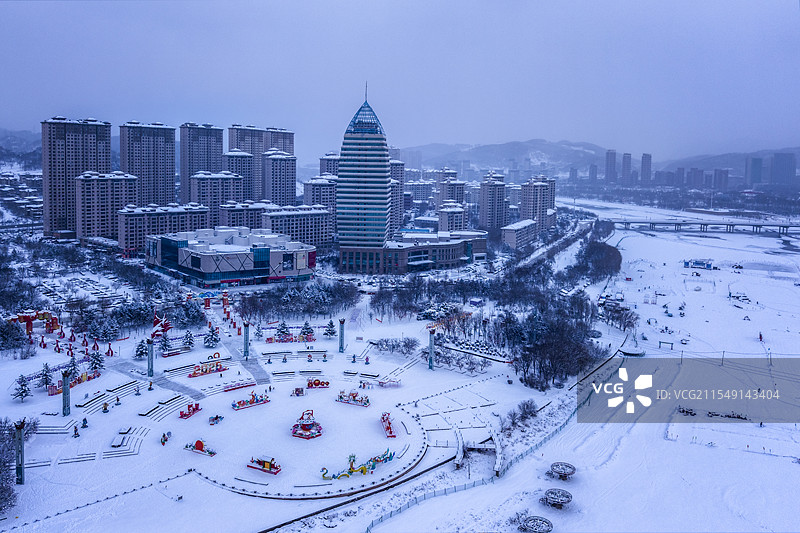 航拍冬季北方城市风光 本溪图片素材