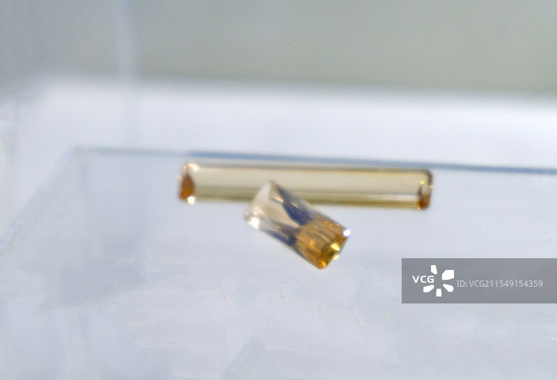 赛黄晶 马达加斯加产 山东地质博物馆图片素材