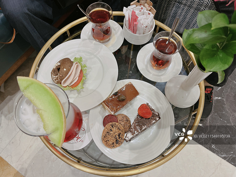 精美的西式下午茶，咖啡、茶与蛋糕图片素材