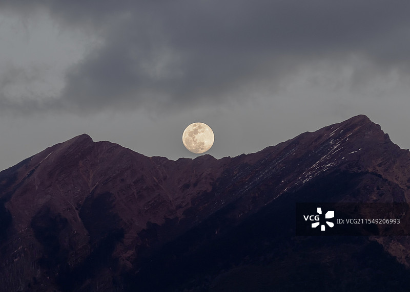 云南省怒江州兰坪县月升雪邦山图片素材