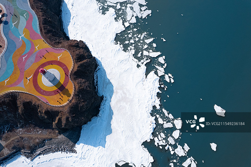 泊霞湾航拍海冰冰雪消融图片素材