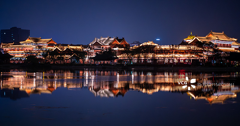 开封包公湖夜景图片素材