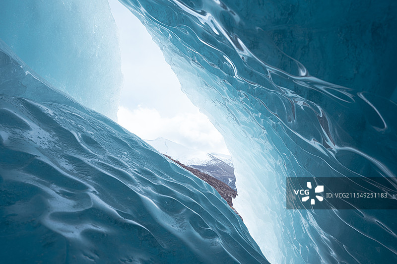 来古冰川的蓝冰洞图片素材