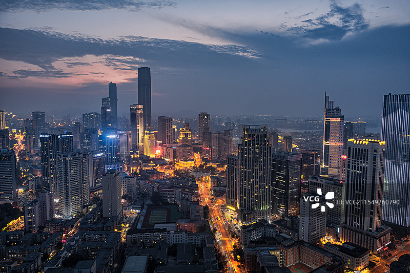大连中山区建筑群夜景图片素材