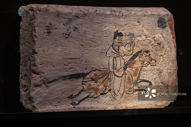 甘肃省博物馆藏汉代信使主题文物：驿使图画像砖图片素材