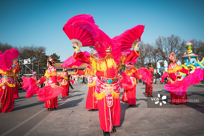 庙会上的扭秧歌图片素材