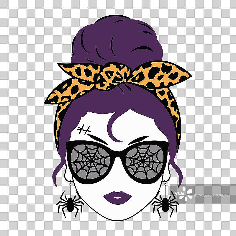 戴着蜘蛛网太阳镜和豹纹的女人图片素材