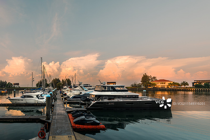 马来西亚波德申之雨后清晨图片素材