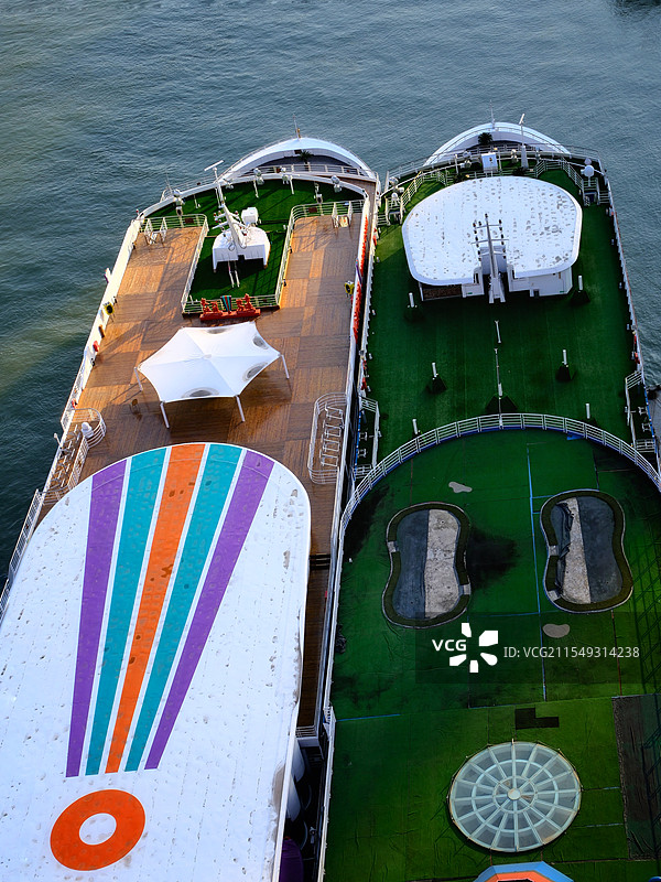 江中游轮图片素材