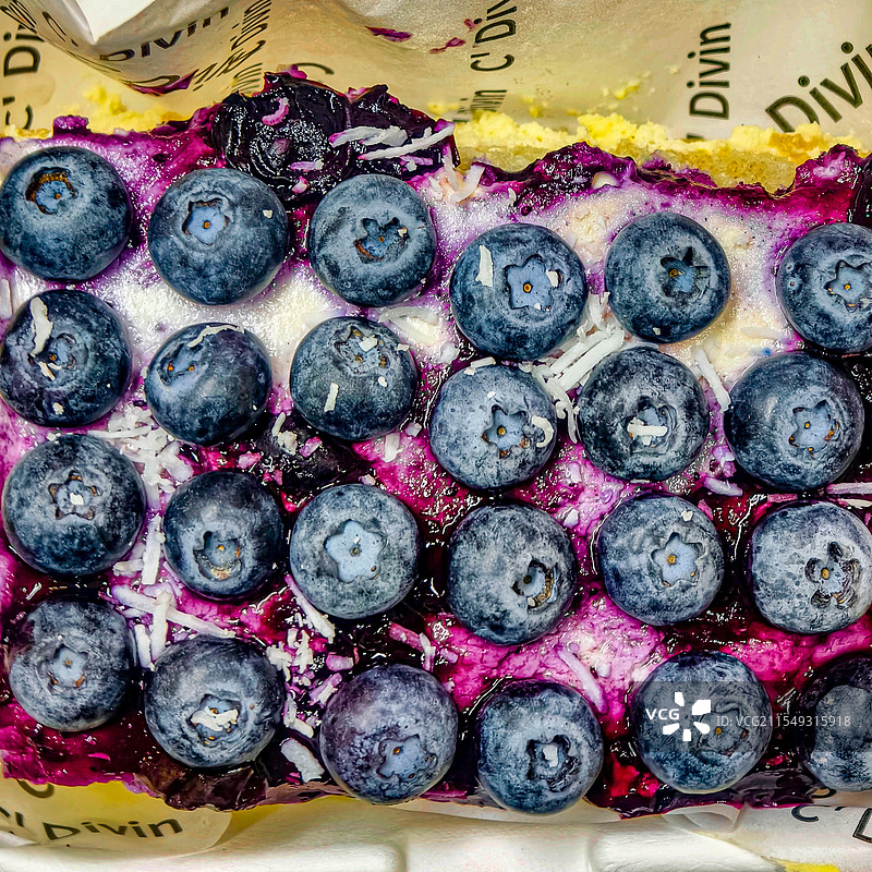 蓝莓提拉米苏图片素材