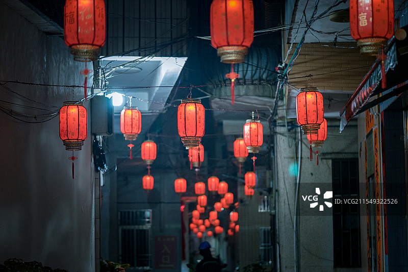 2025年，广东汕尾市凤山祖庙旅游区元宵节夜色景象图片素材