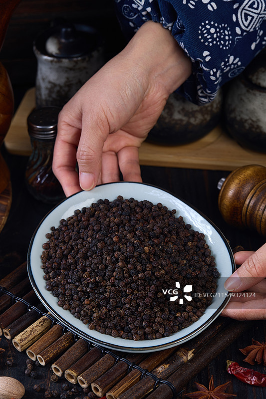 黑胡椒 黑胡椒颗粒 黑胡椒粒 海盐黑胡椒 黑椒牛仔粒 海南黑胡椒 胡椒 调味品图片素材